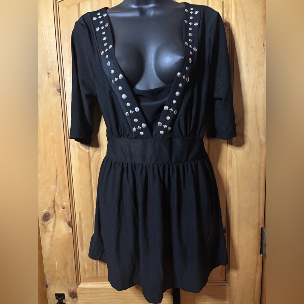 Elegant Black V-Neck Women Top